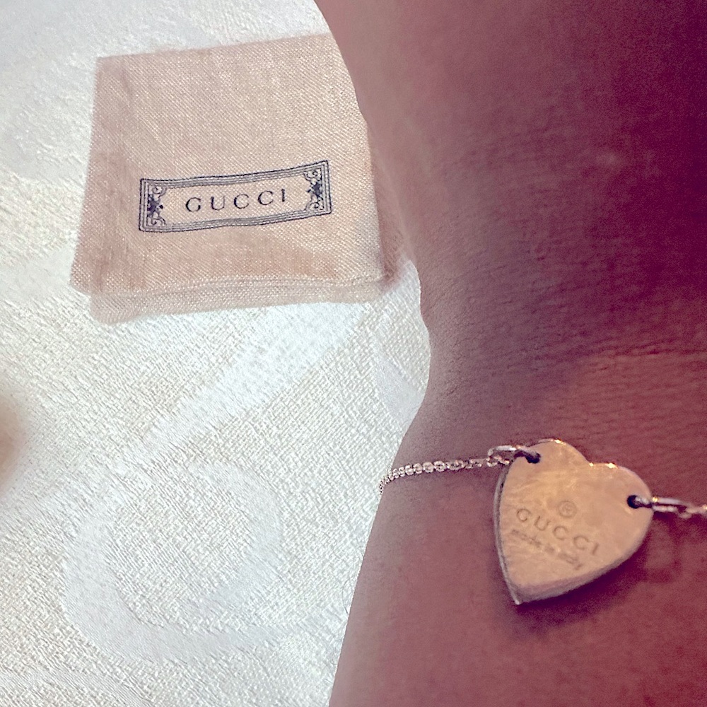 GUCCI - WOMEN’S STERLING SILVER HEART BRACELET!